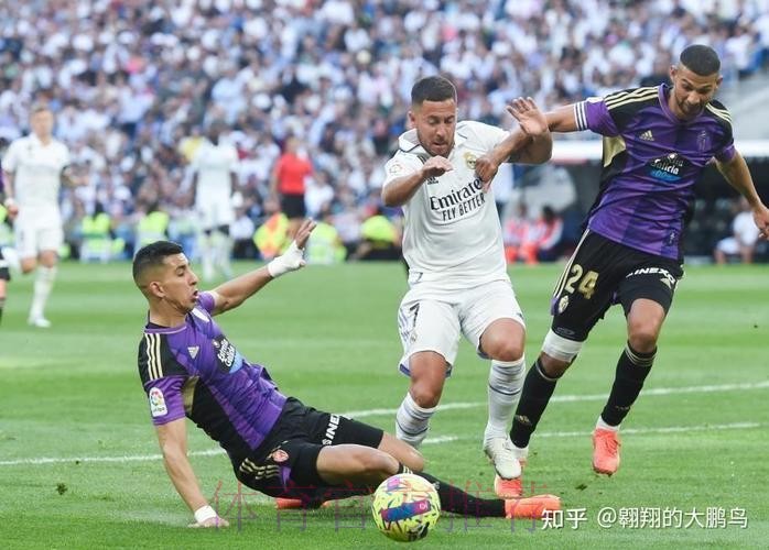 西甲-皇马6-0大胜 本泽马7分钟戴帽阿扎尔送助攻 西甲-皇马6-0大胜 本泽马7分钟戴帽阿扎尔送助攻